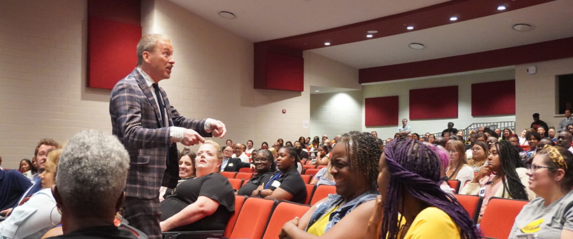 Effective Strategies for Leadership in the Russellville Chamber of Commerce